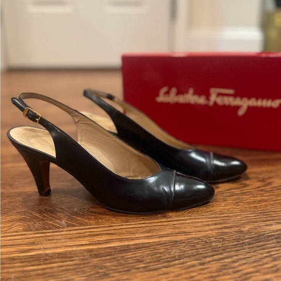 Salvatore Ferragamo Vintage 80s Navy Slingback Leather Two Tone Heels Size 6 - Picture 2 of 7